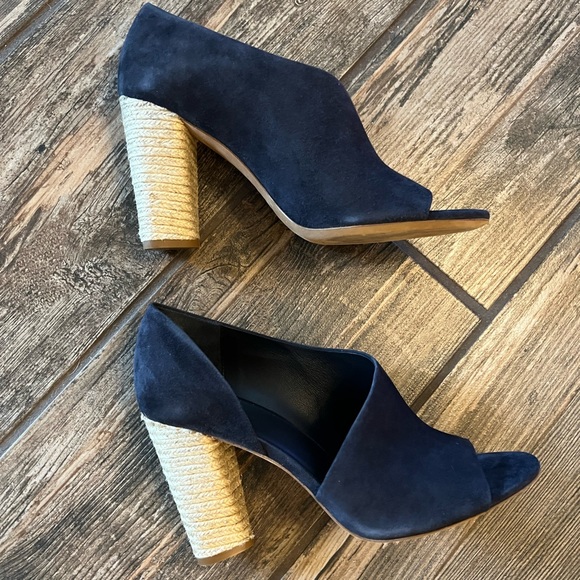 Vince Suede Navy Heels - Picture 11 of 13
